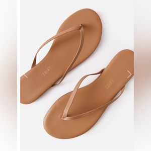 NWOT-Tkees Women's Foundations Flip Flop